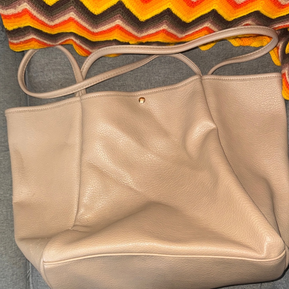 Chic & Spacious Hoxis Vegan Leather Tote Bag